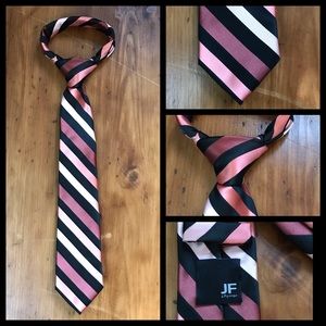 ✨3/$12✨ J. Ferrar Pink Salmon & Black Tie